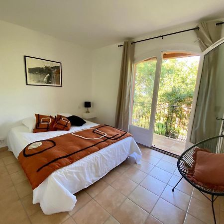 Villa Vue Mer Donnant Sur Le Golfe De St Tropez, 2 Chambres, 6 Pers, Piscine Commune サントロペ エクステリア 写真