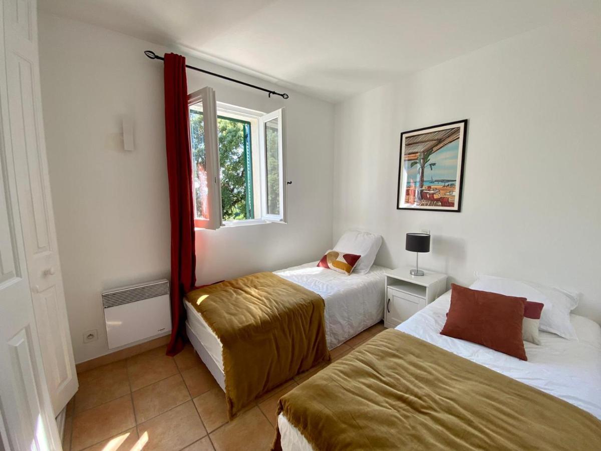 Villa Vue Mer Donnant Sur Le Golfe De St Tropez, 2 Chambres, 6 Pers, Piscine Commune サントロペ エクステリア 写真