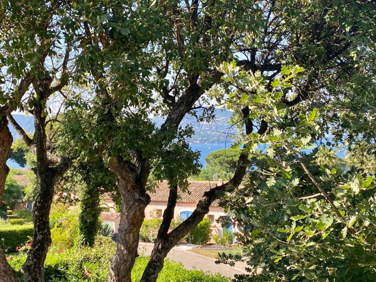 Villa Vue Mer Donnant Sur Le Golfe De St Tropez, 2 Chambres, 6 Pers, Piscine Commune サントロペ エクステリア 写真