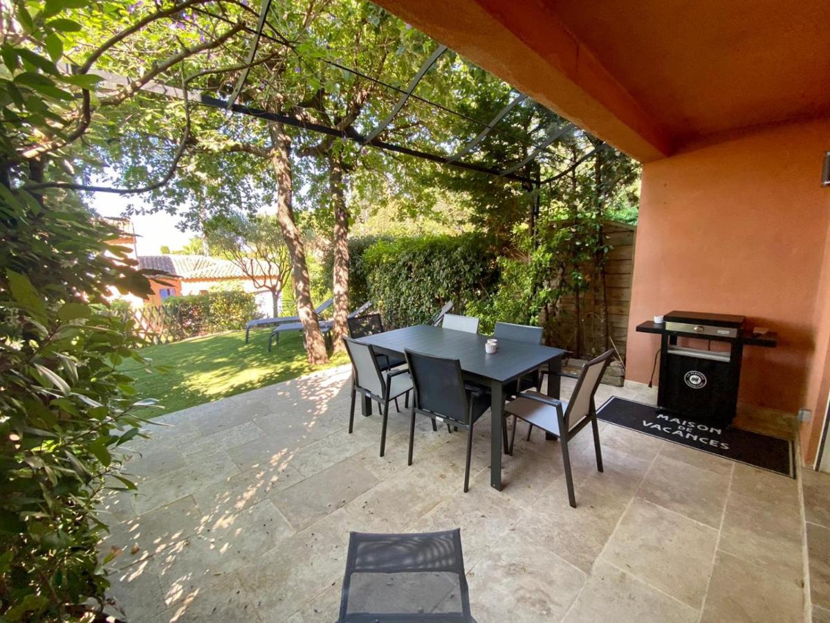 Villa Vue Mer Donnant Sur Le Golfe De St Tropez, 2 Chambres, 6 Pers, Piscine Commune サントロペ エクステリア 写真
