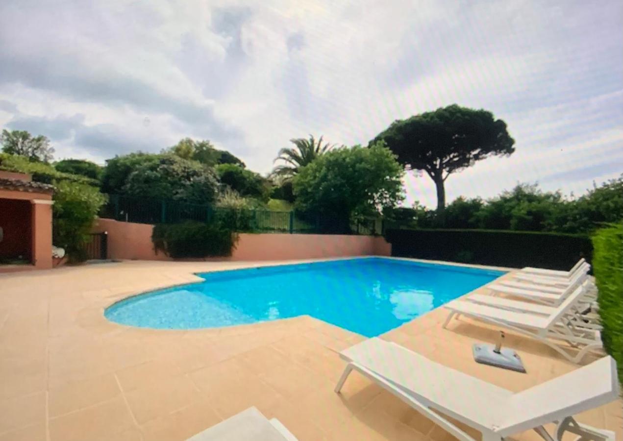 Villa Vue Mer Donnant Sur Le Golfe De St Tropez, 2 Chambres, 6 Pers, Piscine Commune サントロペ エクステリア 写真